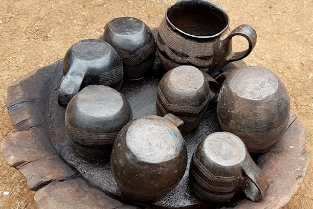 Pottery crafted by Taladech