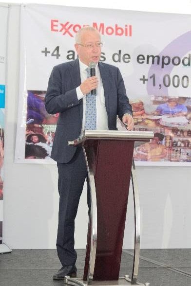 Jos Evans speaks to the audience of the Business Women Connect event